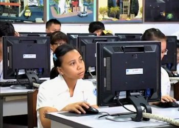 Vưởng tham gia lớp học CNTT tại Đại học Văn Lang.