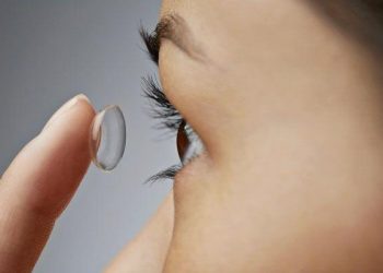 Kính áp tròng ban đêm phải được thiết kế riêng cho từng cá nhân