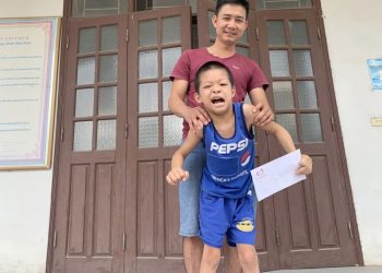 Em Vũ Mạnh Đức (9 tuổi, quê ở Bắc Giang) là một trong những mảnh ghép đặc biệt như thế