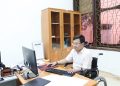 Anh Vũ Thanh Hồng, công nhân Xí nghiệp dịch vụ Điện lực Nghệ An thuộc Công ty Dịch vụ Điện lực miền Bắc tấm gương vượt lên số phận.