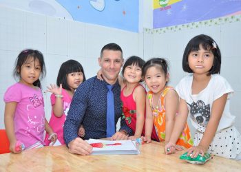 Cách chăm sóc trẻ khuyết tật