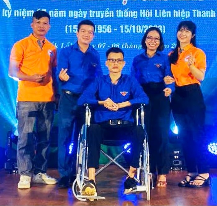 Chàng trai khuyết tật Nguyễn Tài Nam tại Đắk Lắk