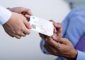 Người khuyết tật nhẹ cần tự đóng phí BHYT từ năm 2025