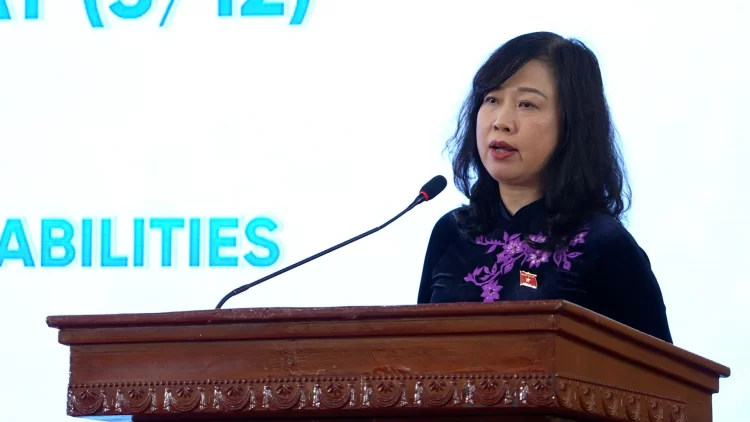 Ủy viên Trung ương Đảng, Bộ trưởng Y tế Đào Hồng Lan.