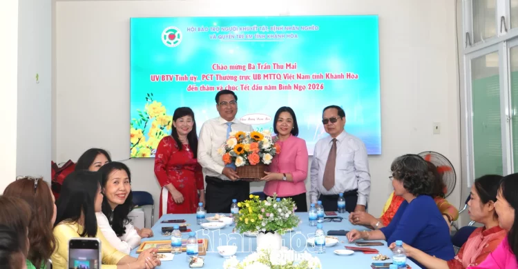 đến thăm Hội Bảo trợ người khuyết tật